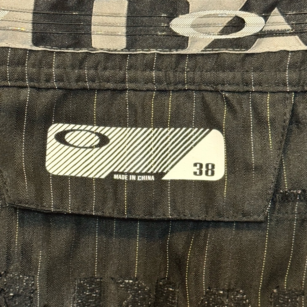 Oakley Black Pinstripe Cycling Bark Shorts Men’s 38 - Picture 5 of 15